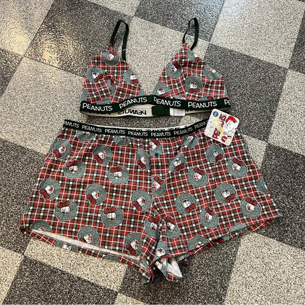 NWT Peanuts Women's Holiday Boxer Shorts and Bra Sets - XXL - Picture 3 of 5